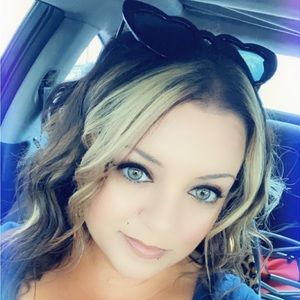 Meet your Posher, Christy